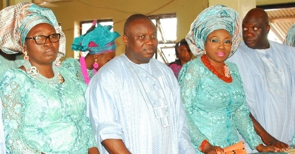 Photo news: Ambode at Odukomaiya's burial