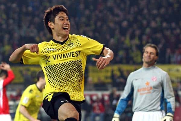 Borussia Dortmund extends contract with Shinji Kagawa