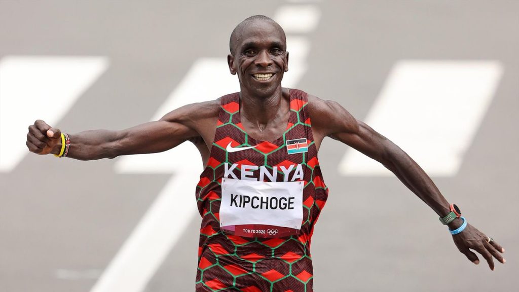 Kipchoge third runner ever to win back-to-back Olympic marathon gold