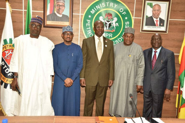 Photo as Sylva inaugurates two agencies