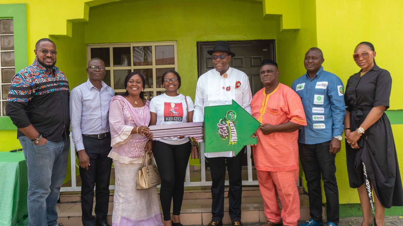 Glo surprises subscriber with new house as 2022 closes